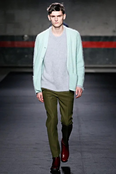 Look 19